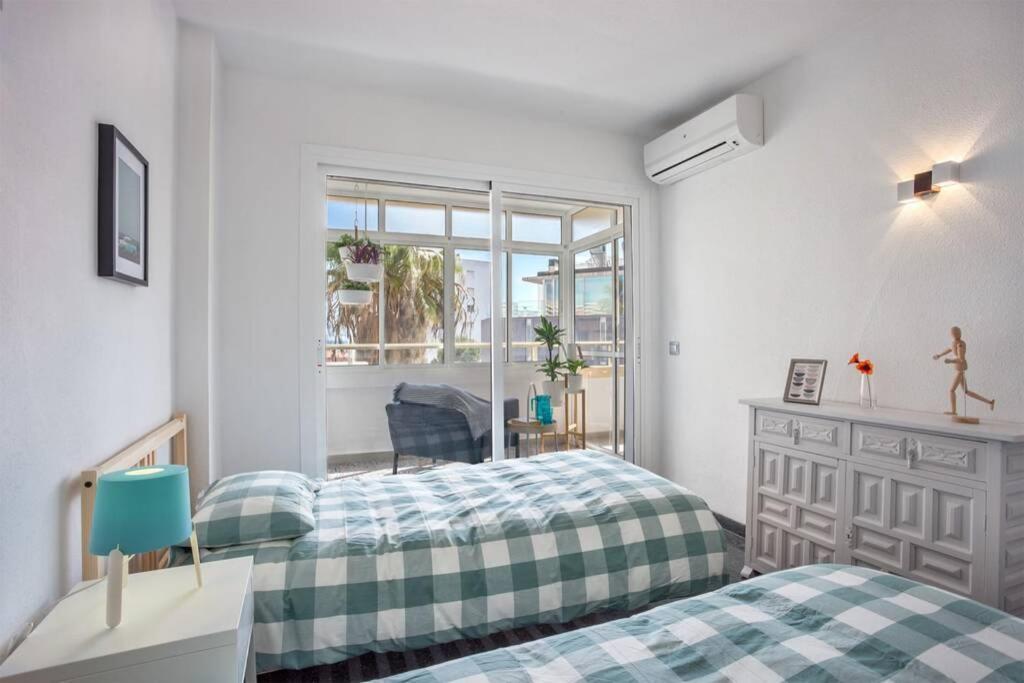Puertosol 33 - 2 Bed Apartment, Beach Puerto Marina ベナルマデナ エクステリア 写真