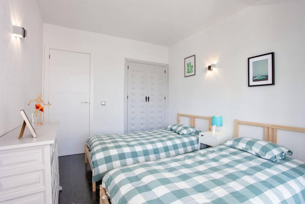 Puertosol 33 - 2 Bed Apartment, Beach Puerto Marina ベナルマデナ エクステリア 写真